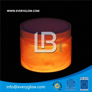 Everyglow LB-R red photoluminescent pigment in dark