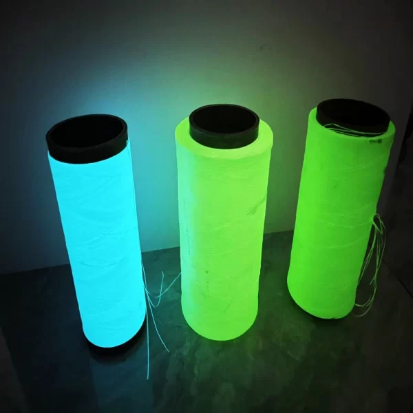 fibras luminiscentes para césped artificial